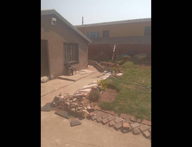 3 BEDROOM HOUSE FOR SALE IN DUBE